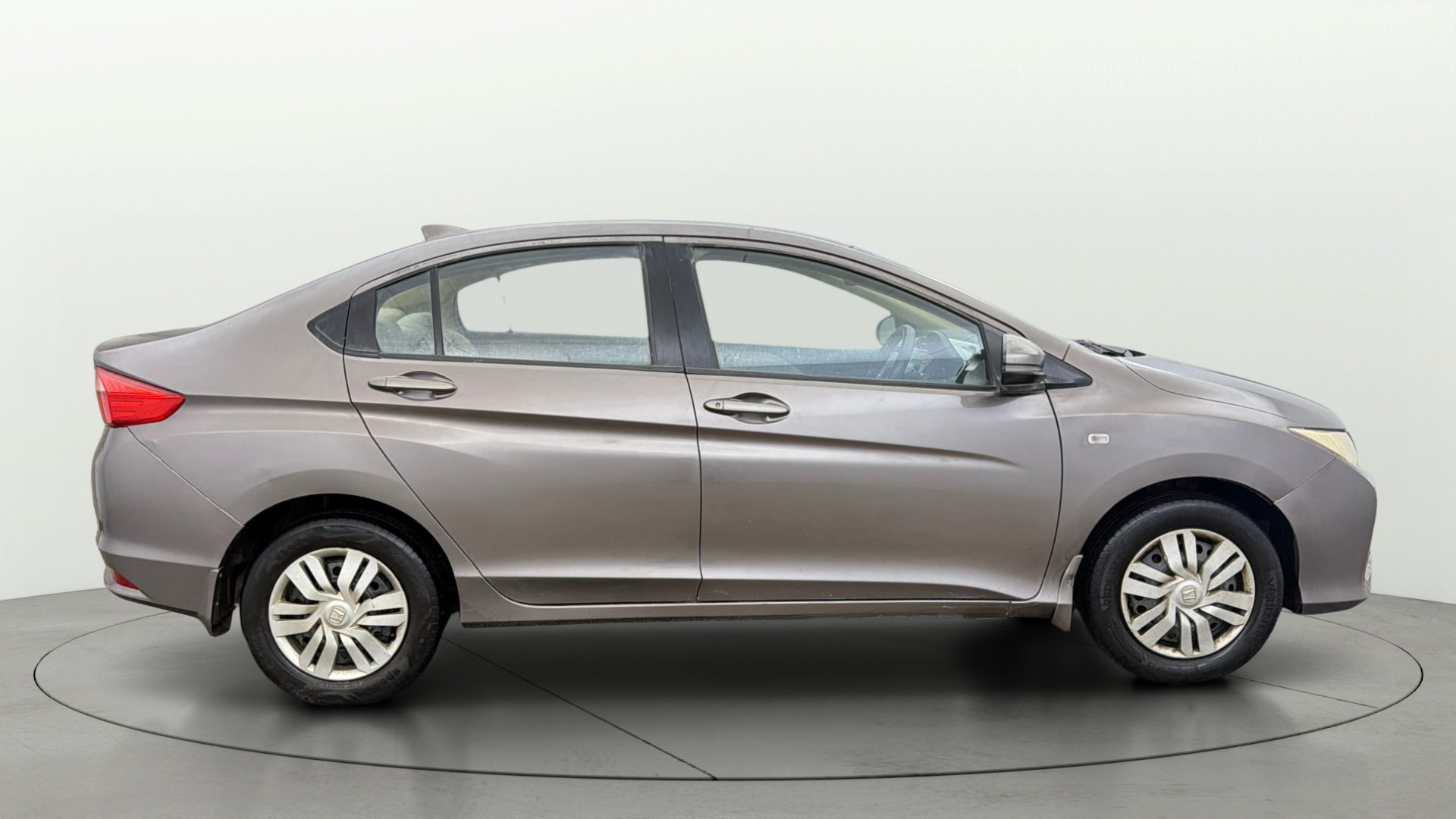 View 2014 Honda City ZX MT Diesel Anniversary Edition Image 9 Used 2014 Honda City ZX MT Diesel Anniversary Edition Image 9