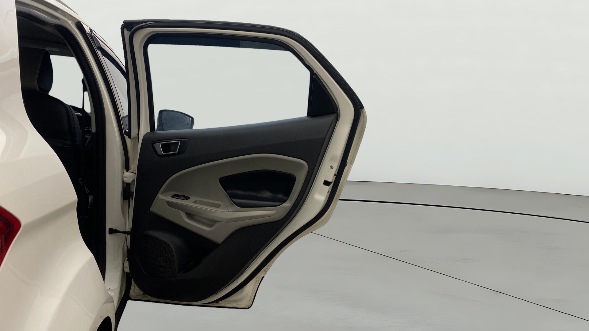 View 2017 Ford EcoSport 1.5 TDCi Diesel Ambiente BS IV Image 7 Used 2017 Ford EcoSport 1.5 TDCi Diesel Ambiente BS IV Image 7