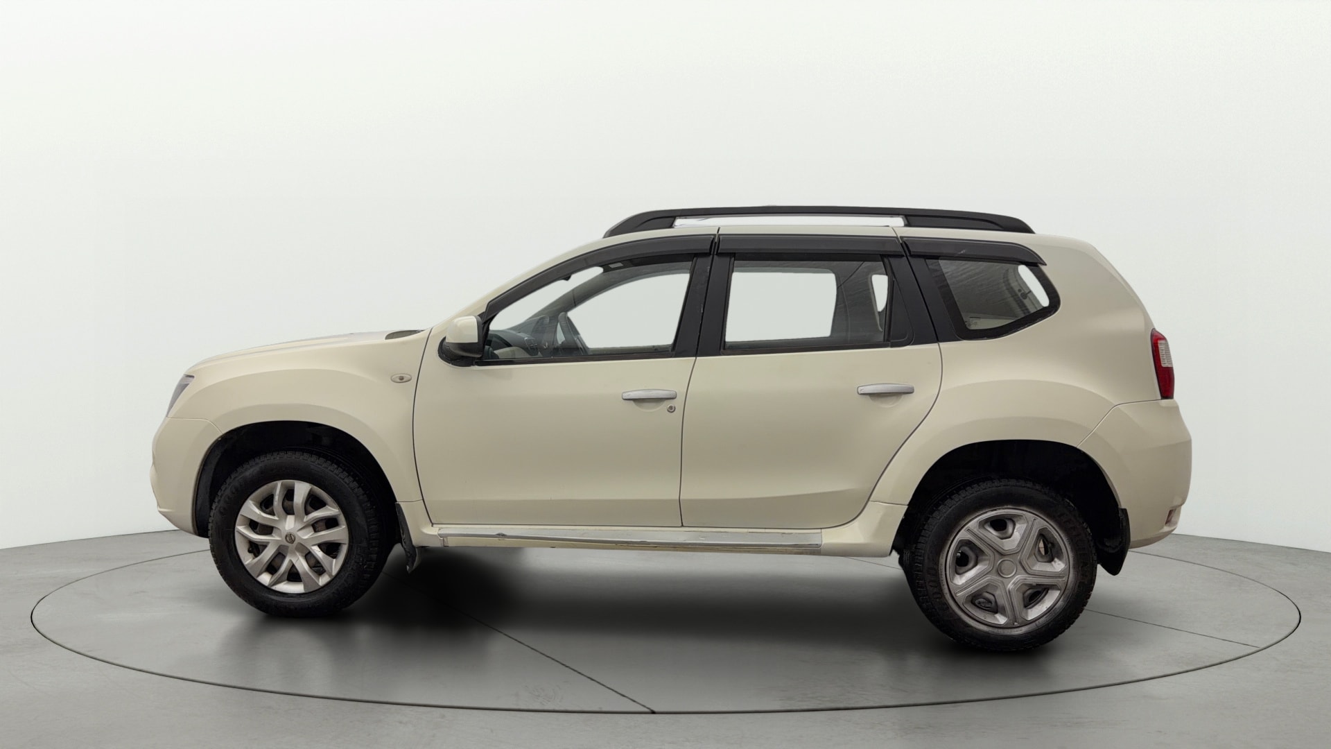 View 2014 Nissan Terrano XL P Image 5 Used 2014 Nissan Terrano XL P Image 5
