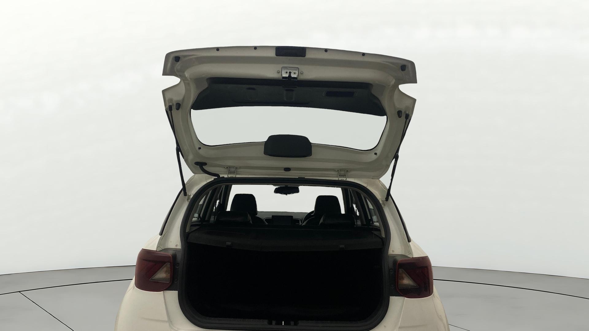 View 2020 Hyundai Venue SX Plus 1.0 Petrol AT Image 17 Used 2020 Hyundai Venue SX Plus 1.0 Petrol AT Image 17