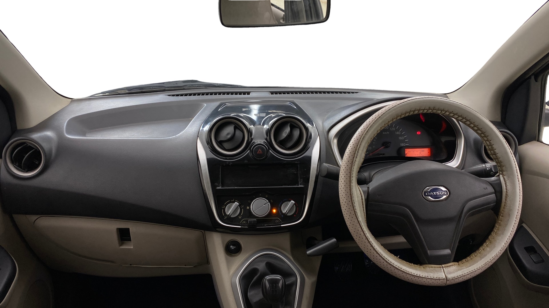 View 2017 Datsun Go T Image 15 Used 2017 Datsun Go T Image 15