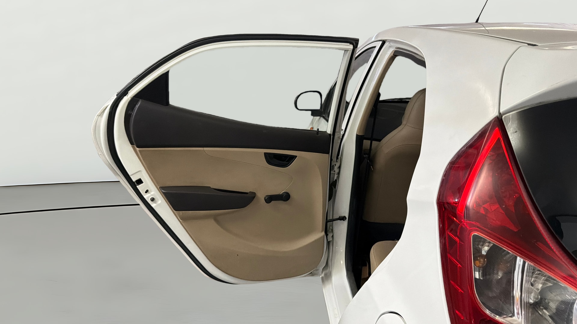 View 2017 Hyundai EON Magna Plus Image 22 Used 2017 Hyundai EON Magna Plus Image 22
