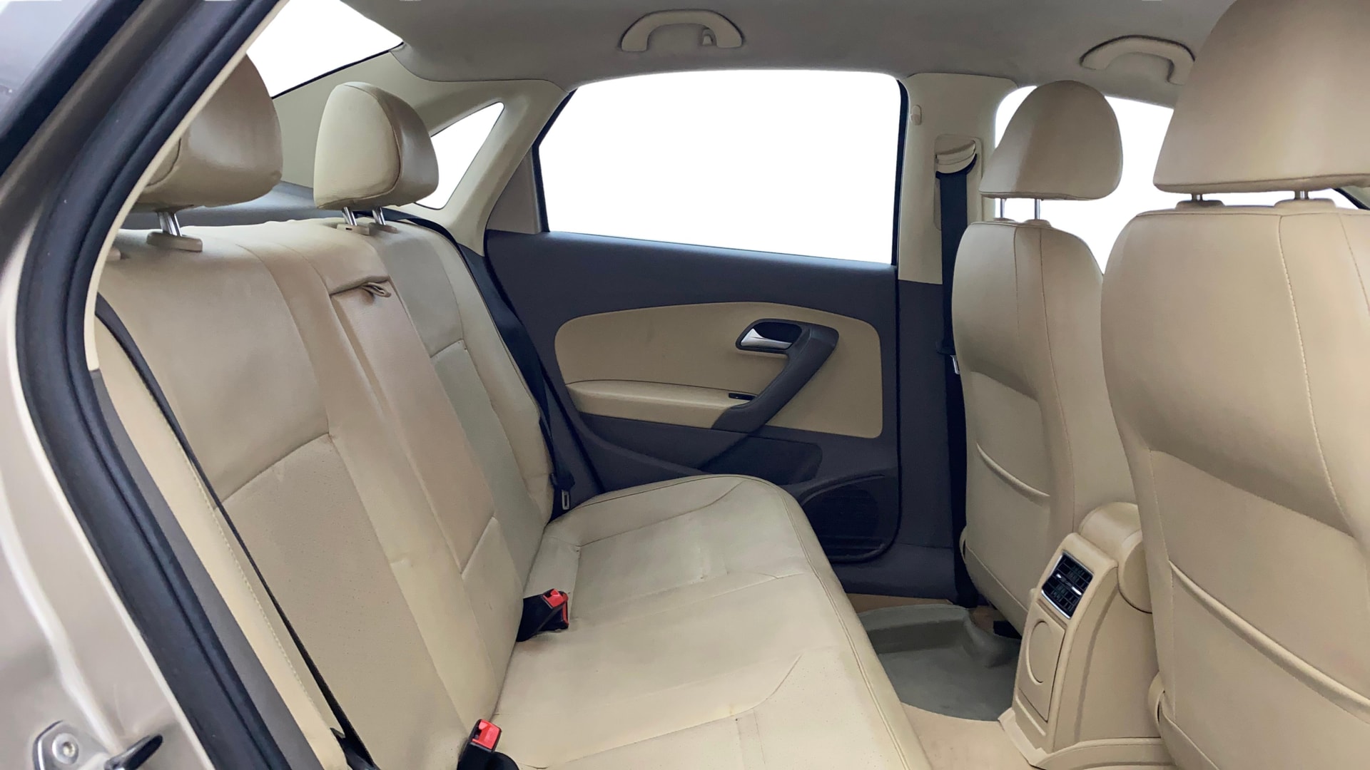 View 2015 Volkswagen Vento 1.2 L TSI Comfortline Petrol AT Image 35 Used 2015 Volkswagen Vento 1.2 L TSI Comfortline Petrol AT Image 35