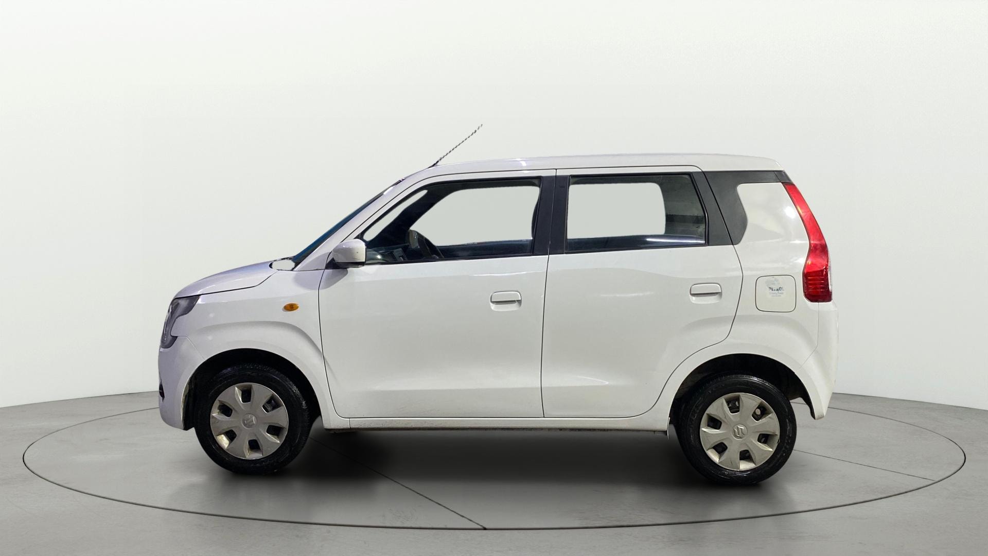 View 2022 Maruti Suzuki 1000 Base Variant Image 5 Used 2022 Maruti Suzuki 1000 Base Variant Image 5