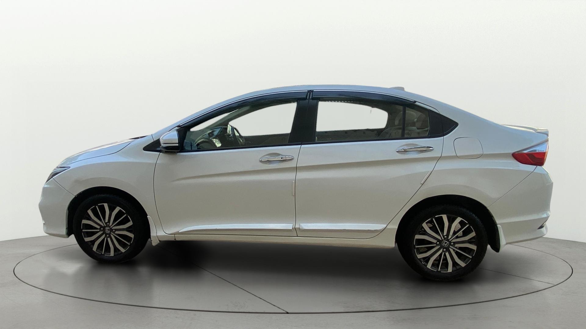 View 2017 Honda City ZX CVT Image 6 Used 2017 Honda City ZX CVT Image 6