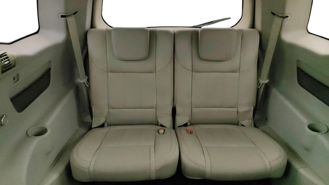 View Mahindra XUV500 Image 10 Used Mahindra XUV500 Image 10