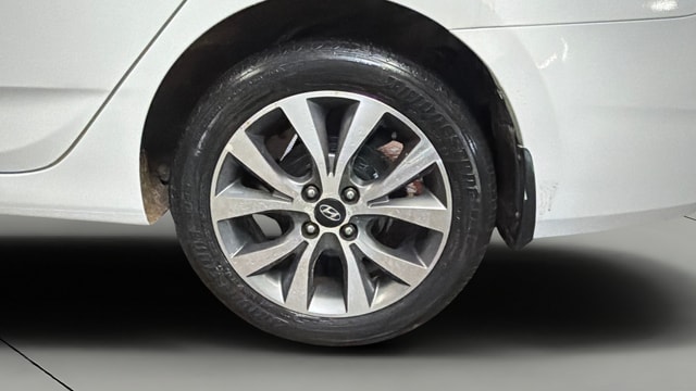 View Hyundai Fluidic Verna Image 11 Used Hyundai Fluidic Verna Image 11
