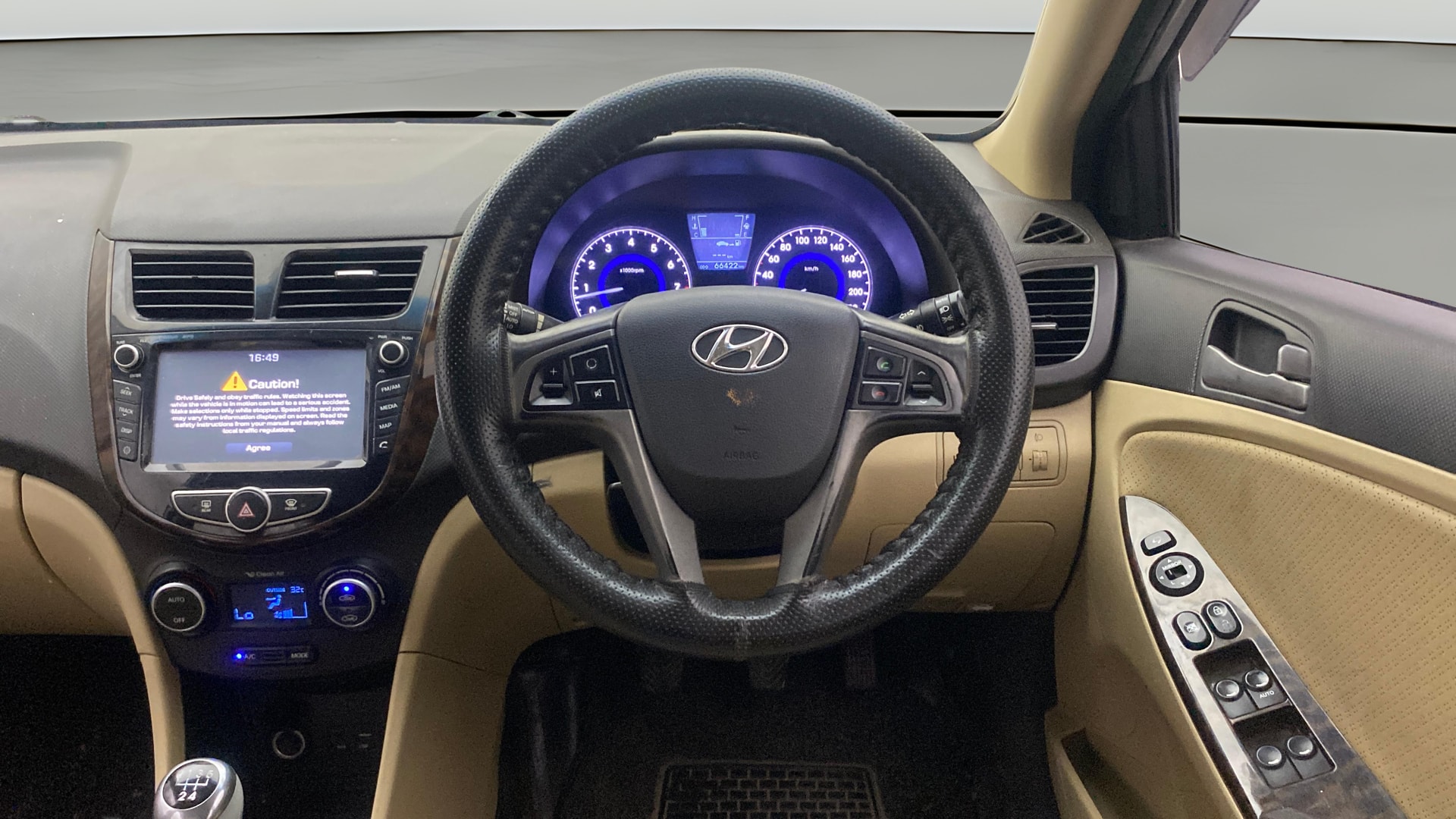 View 2016 Hyundai Verna 1.6 VTVT SX Image 20 Used 2016 Hyundai Verna 1.6 VTVT SX Image 20