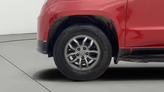 View Mahindra TUV300 Image 27 Used Mahindra TUV300 Image 27