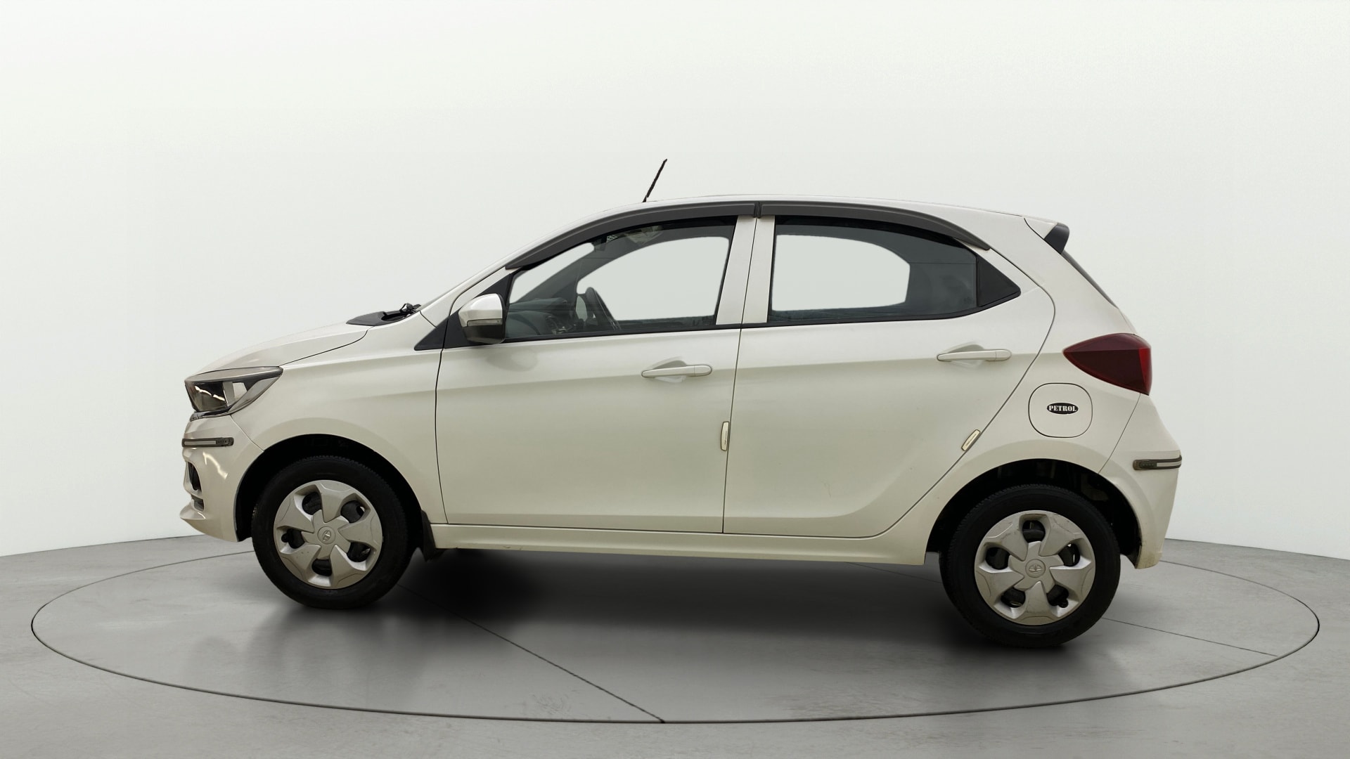 View 2020 Tata Tiago Revotorq XB Image 5 Used 2020 Tata Tiago Revotorq XB Image 5