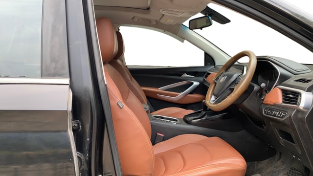 View MG Hector Plus Image 19 Used MG Hector Plus Image 19