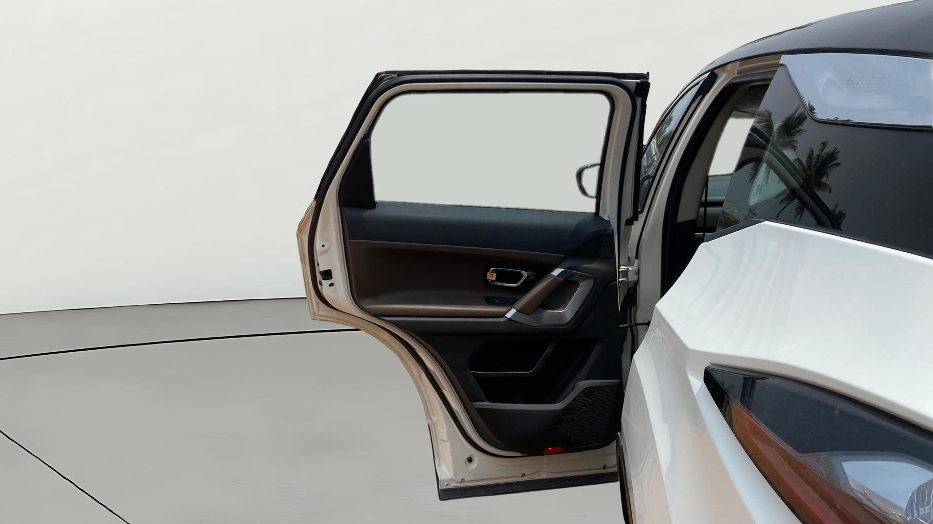 View 2020 Tata Harrier XE Image 15 Used 2020 Tata Harrier XE Image 15