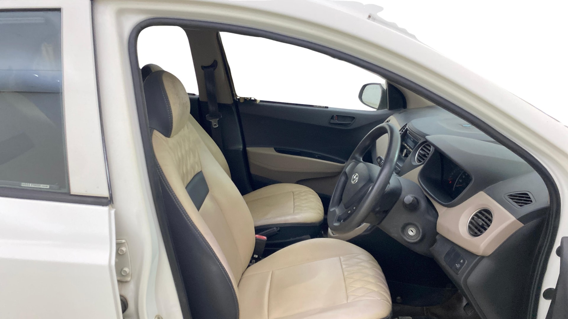 View 2015 Hyundai Grand i10 Magna 1.2 Kappa VTVT Image 25 Used 2015 Hyundai Grand i10 Magna 1.2 Kappa VTVT Image 25