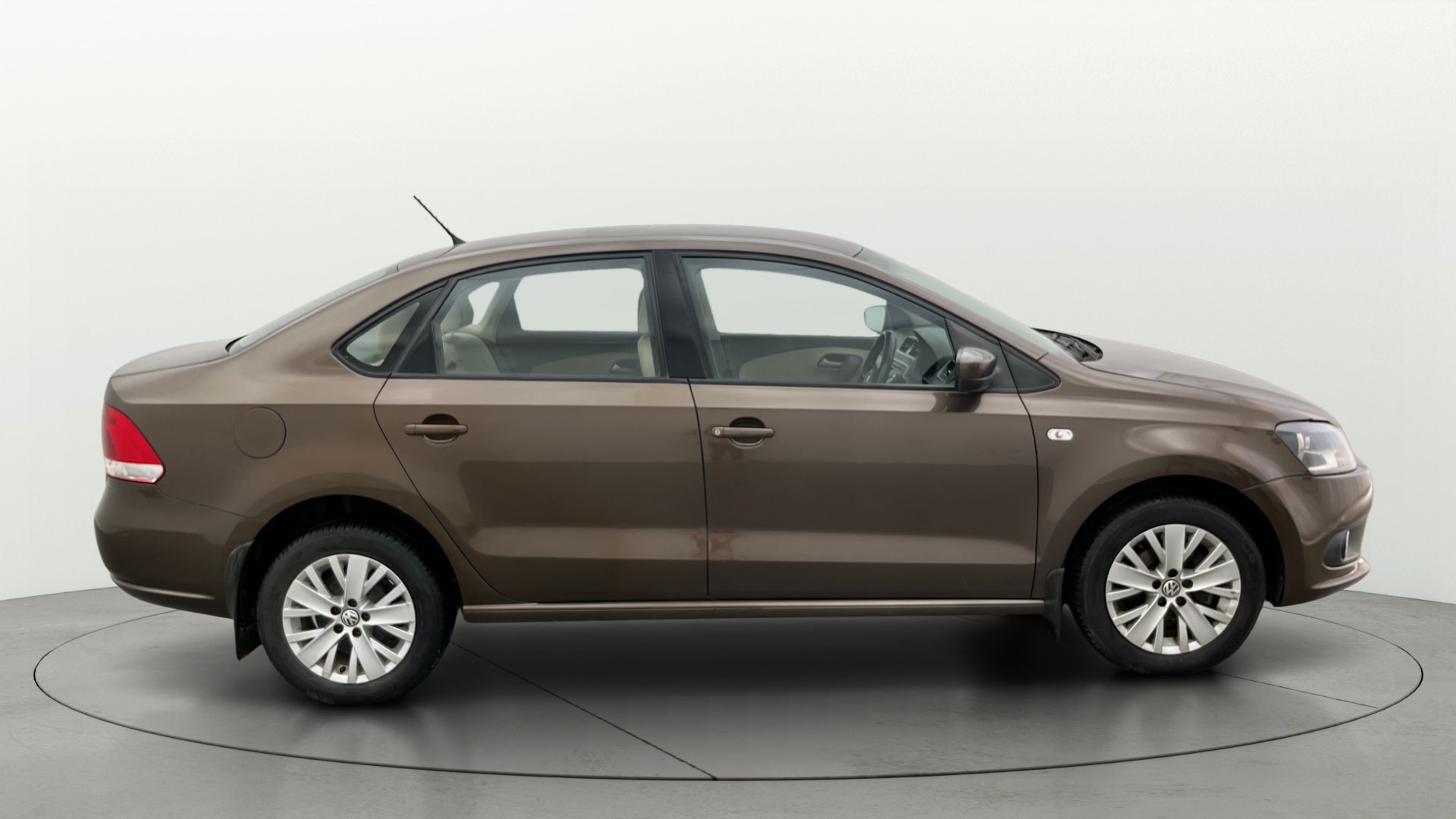 View 2015 Volkswagen Vento DSG Image 8 Used 2015 Volkswagen Vento DSG Image 8