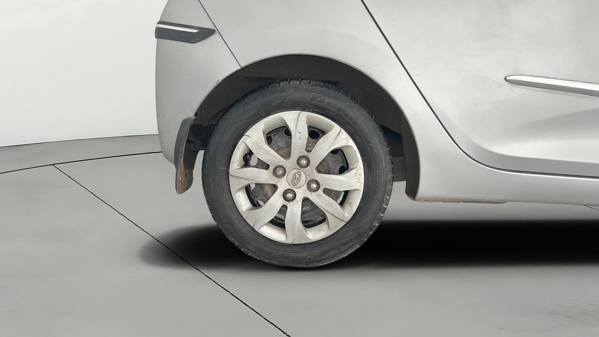 View 2016 Hyundai EON Magna Plus Image 23 Used 2016 Hyundai EON Magna Plus Image 23