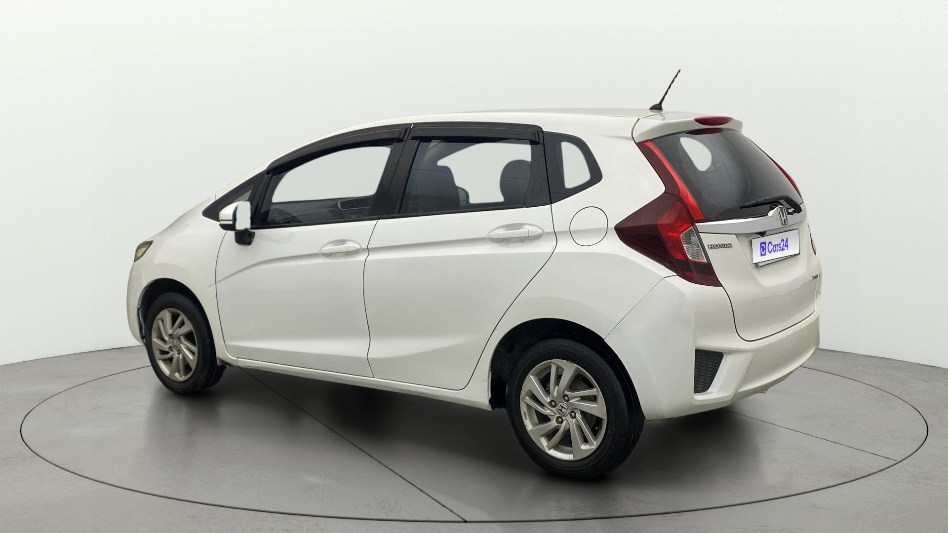 View 2016 Honda Jazz E MT Diesel Image 2 Used 2016 Honda Jazz E MT Diesel Image 2
