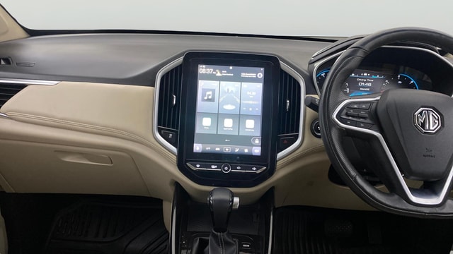 View MG Hector Image 17 Used MG Hector Image 17