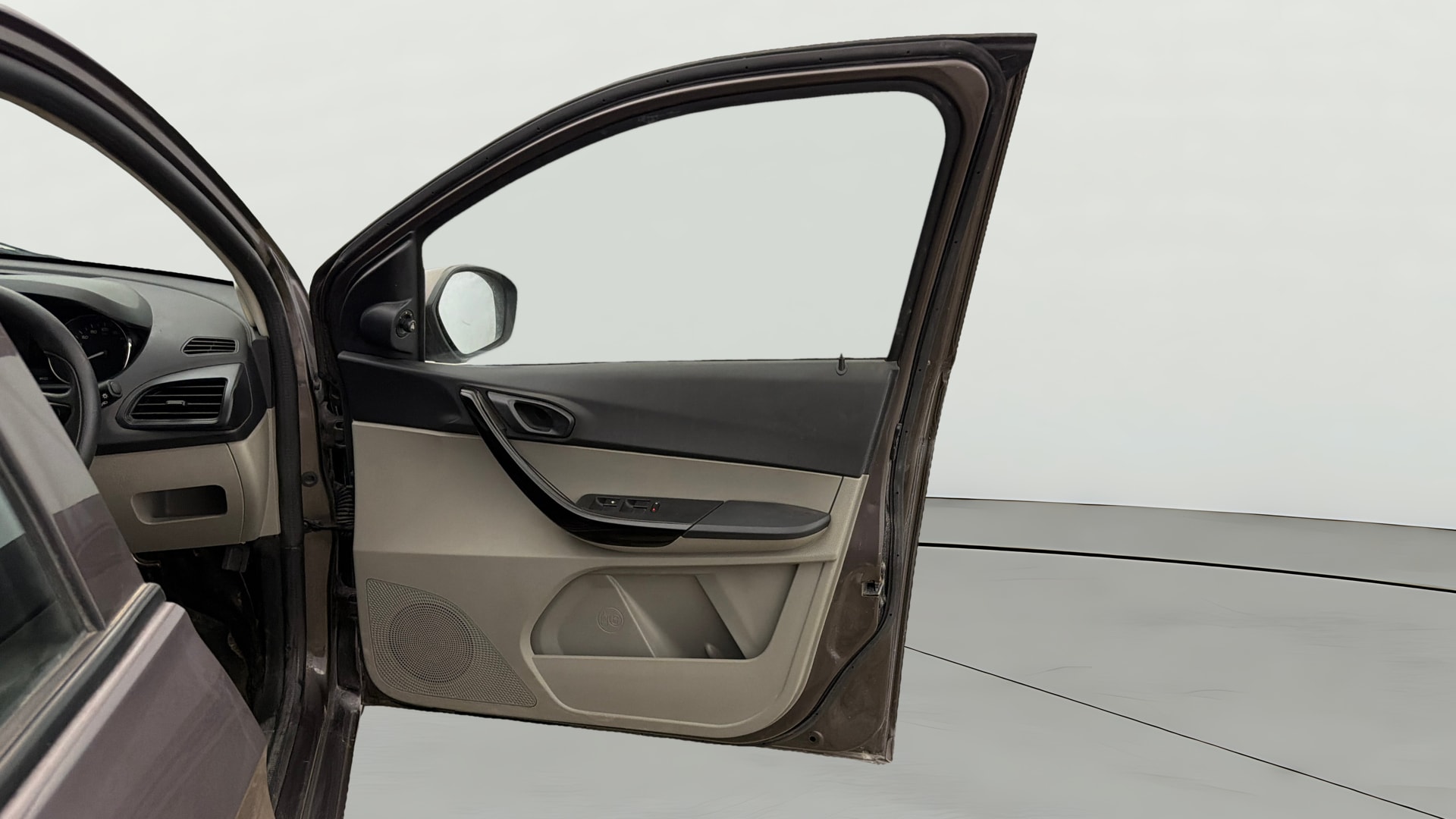 View 2019 Tata Tiago Revotorq XB Image 43 Used 2019 Tata Tiago Revotorq XB Image 43