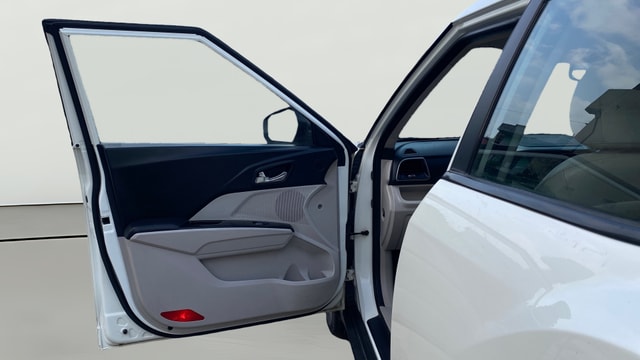 View Mahindra XUV300 Image 33 Used Mahindra XUV300 Image 33