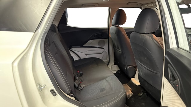 View Mahindra XUV300 Image 29 Used Mahindra XUV300 Image 29