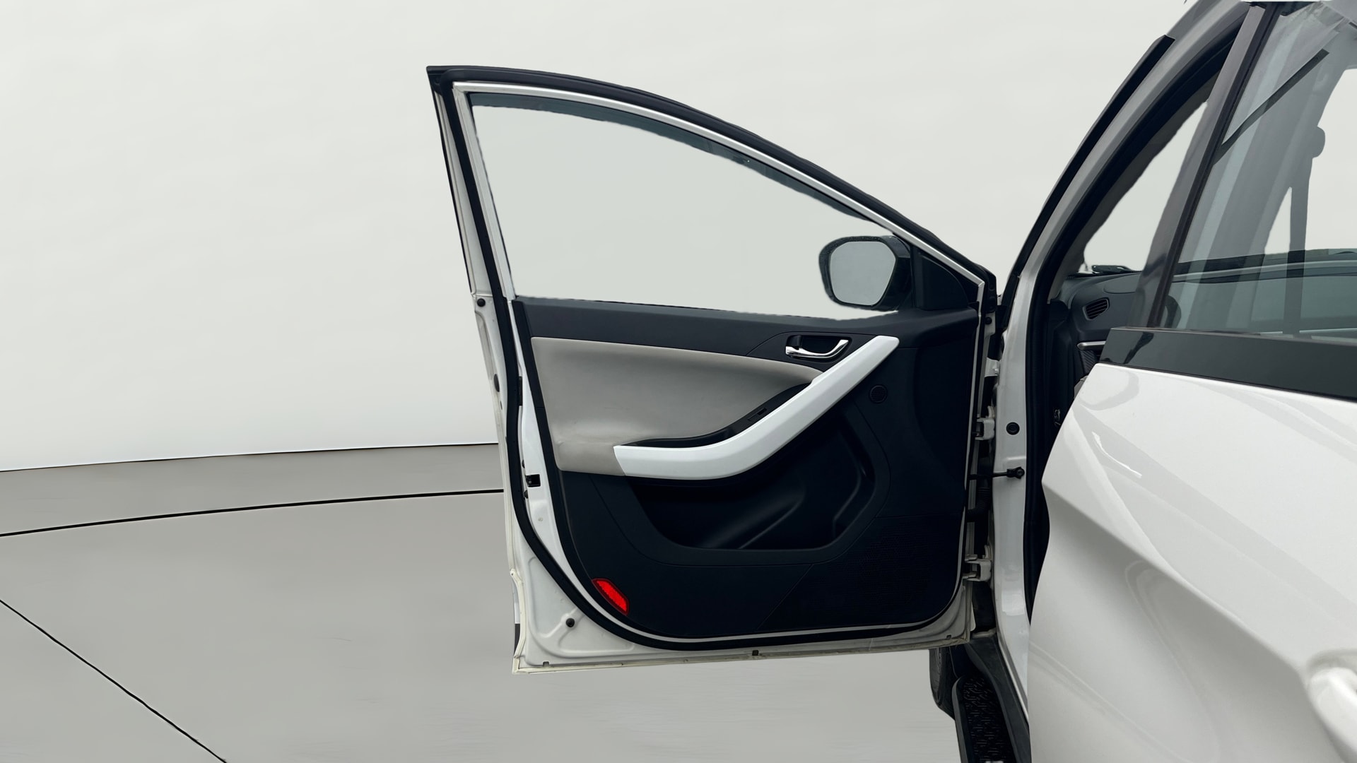 View 2024 Tata Nexon Revotron XE Image 31 Used 2024 Tata Nexon Revotron XE Image 31