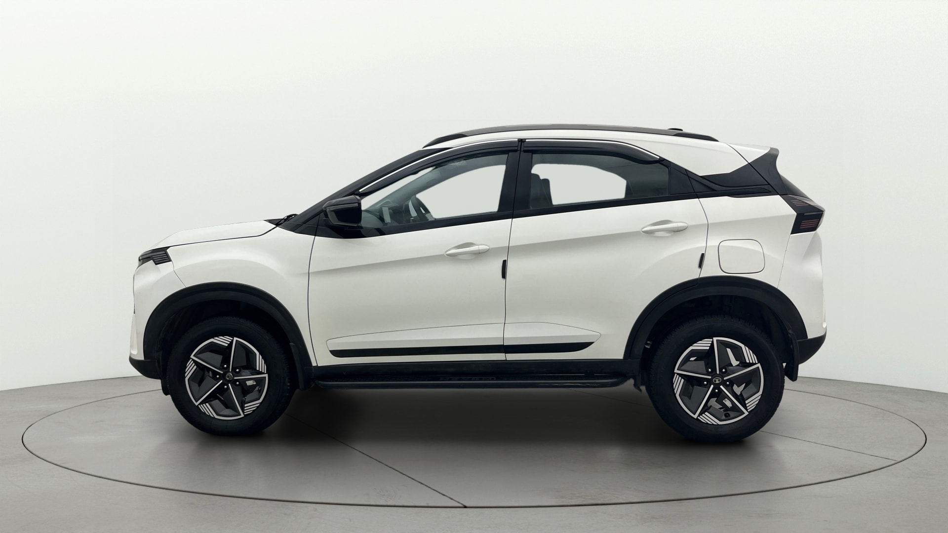 View 2024 Tata Nexon Revotron XE Image 5 Used 2024 Tata Nexon Revotron XE Image 5