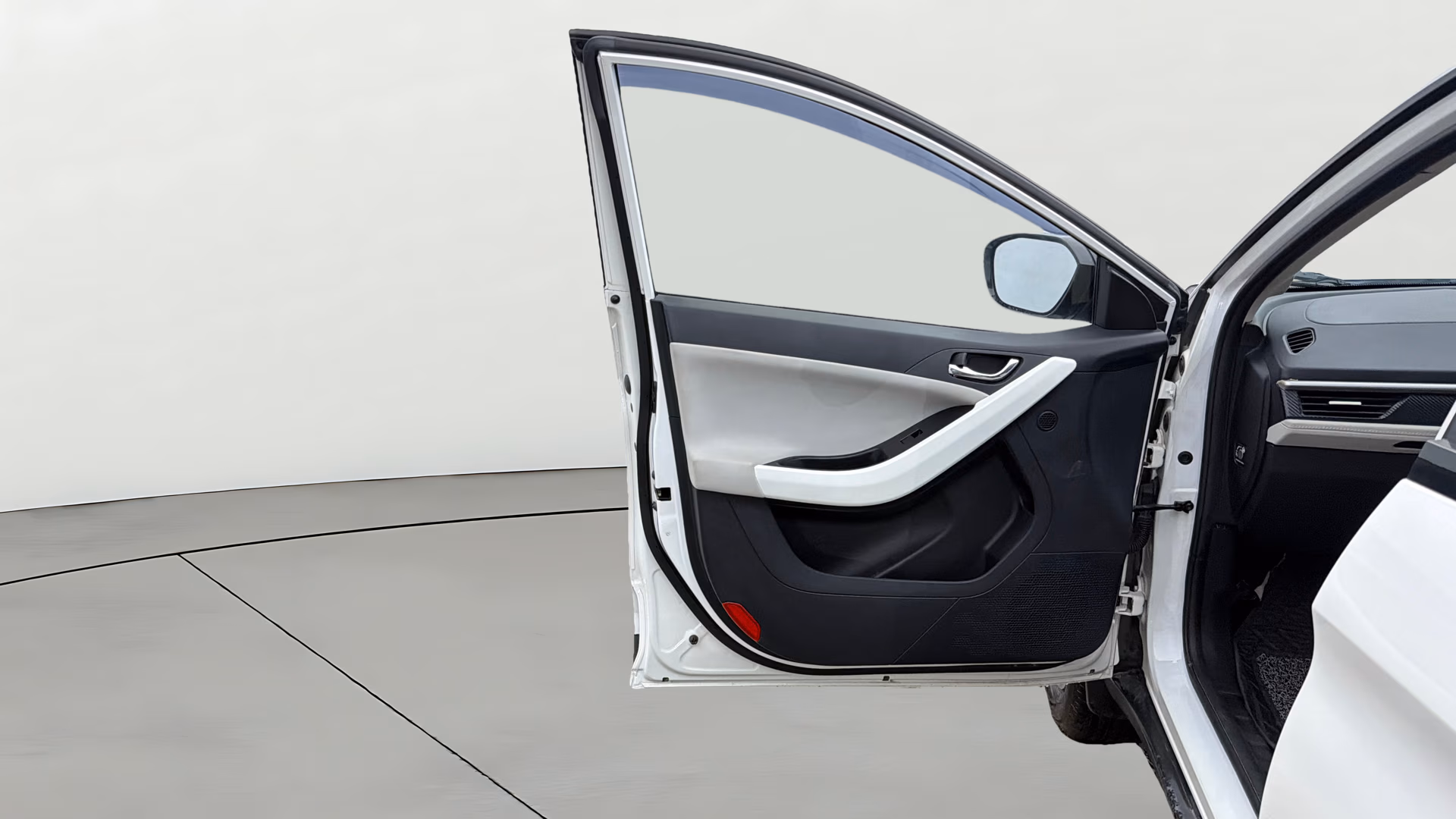 View 2025 Tata Nexon Revotron XE Image 31 Used 2025 Tata Nexon Revotron XE Image 31