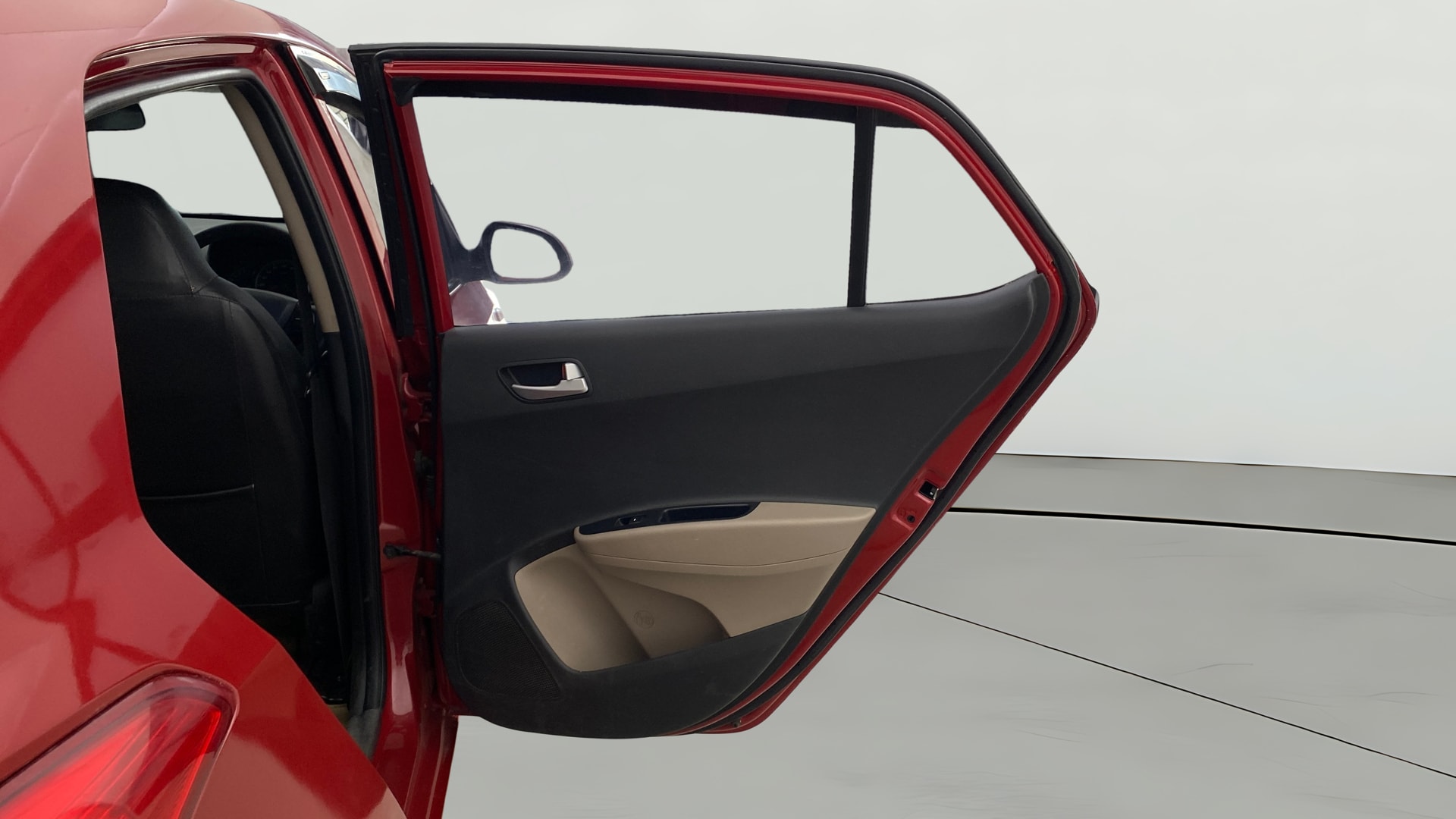 View 2017 Hyundai Grand i10 Sportz 1.2 Kappa Image 7 Used 2017 Hyundai Grand i10 Sportz 1.2 Kappa Image 7