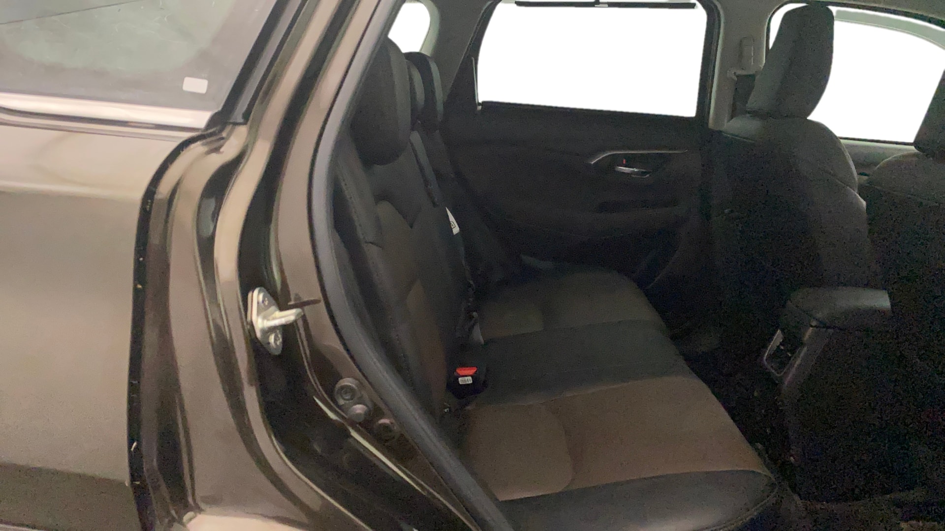 View 2024 Toyota Urban Cruiser Hyryder V e-Drive 2WD HYBRID Image 37 Used 2024 Toyota Urban Cruiser Hyryder V e-Drive 2WD HYBRID Image 37