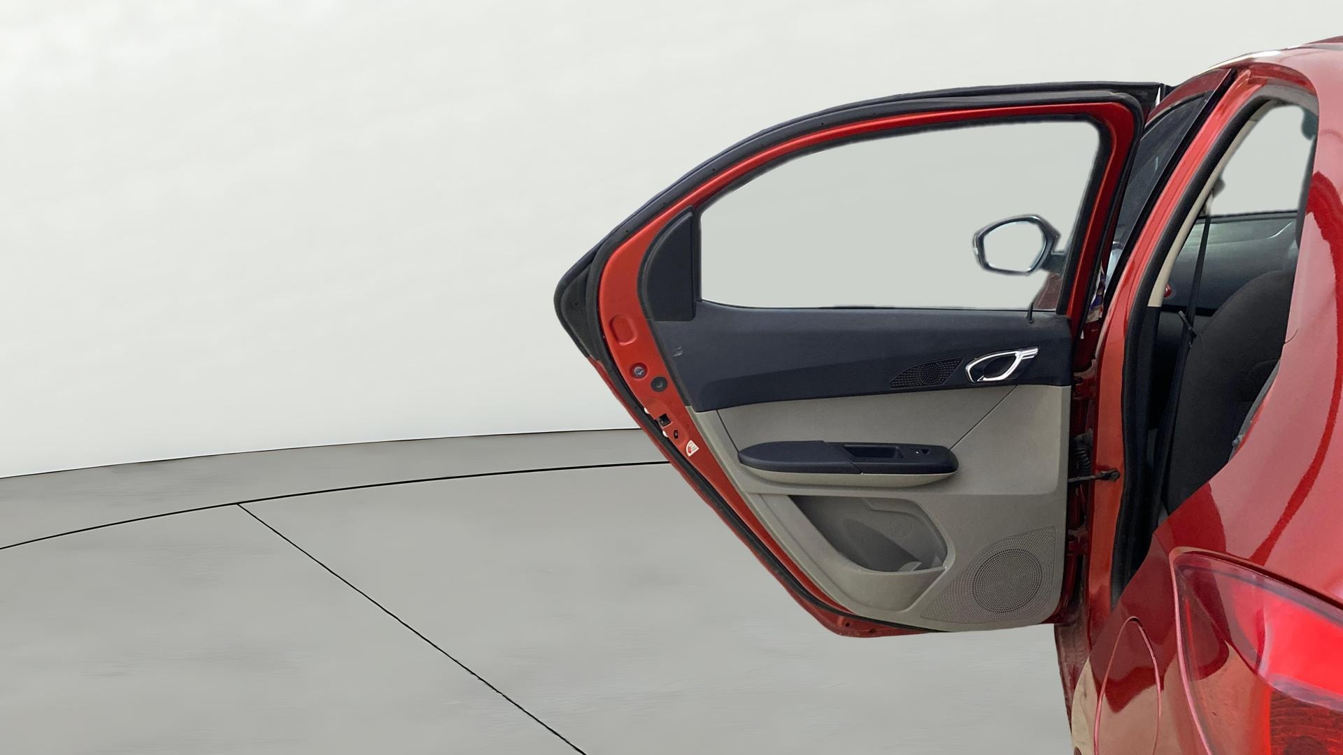 View 2017 Tata Tiago Revotorq XB Image 22 Used 2017 Tata Tiago Revotorq XB Image 22