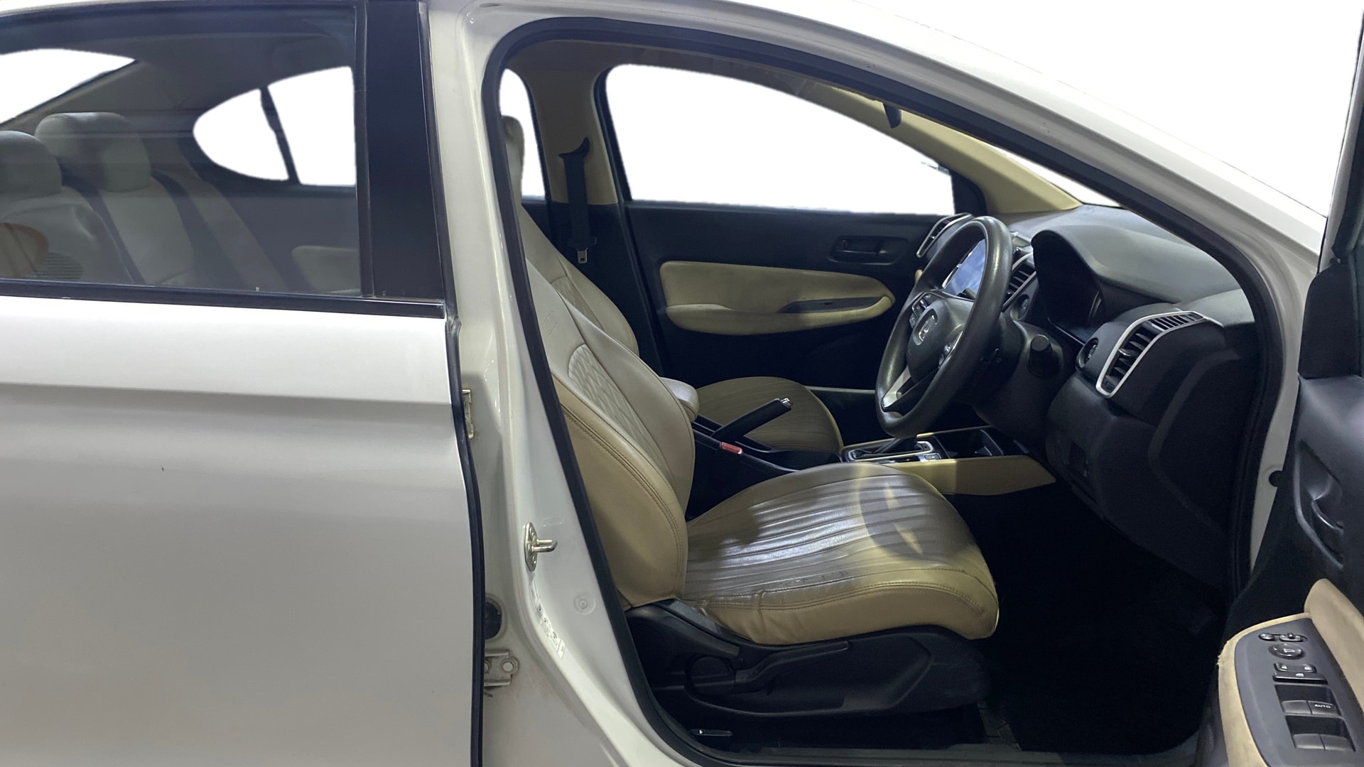 View 2022 Honda City ZX MT Diesel Anniversary Edition Image 27 Used 2022 Honda City ZX MT Diesel Anniversary Edition Image 27