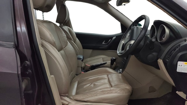 View Mahindra XUV500 Image 18 Used Mahindra XUV500 Image 18