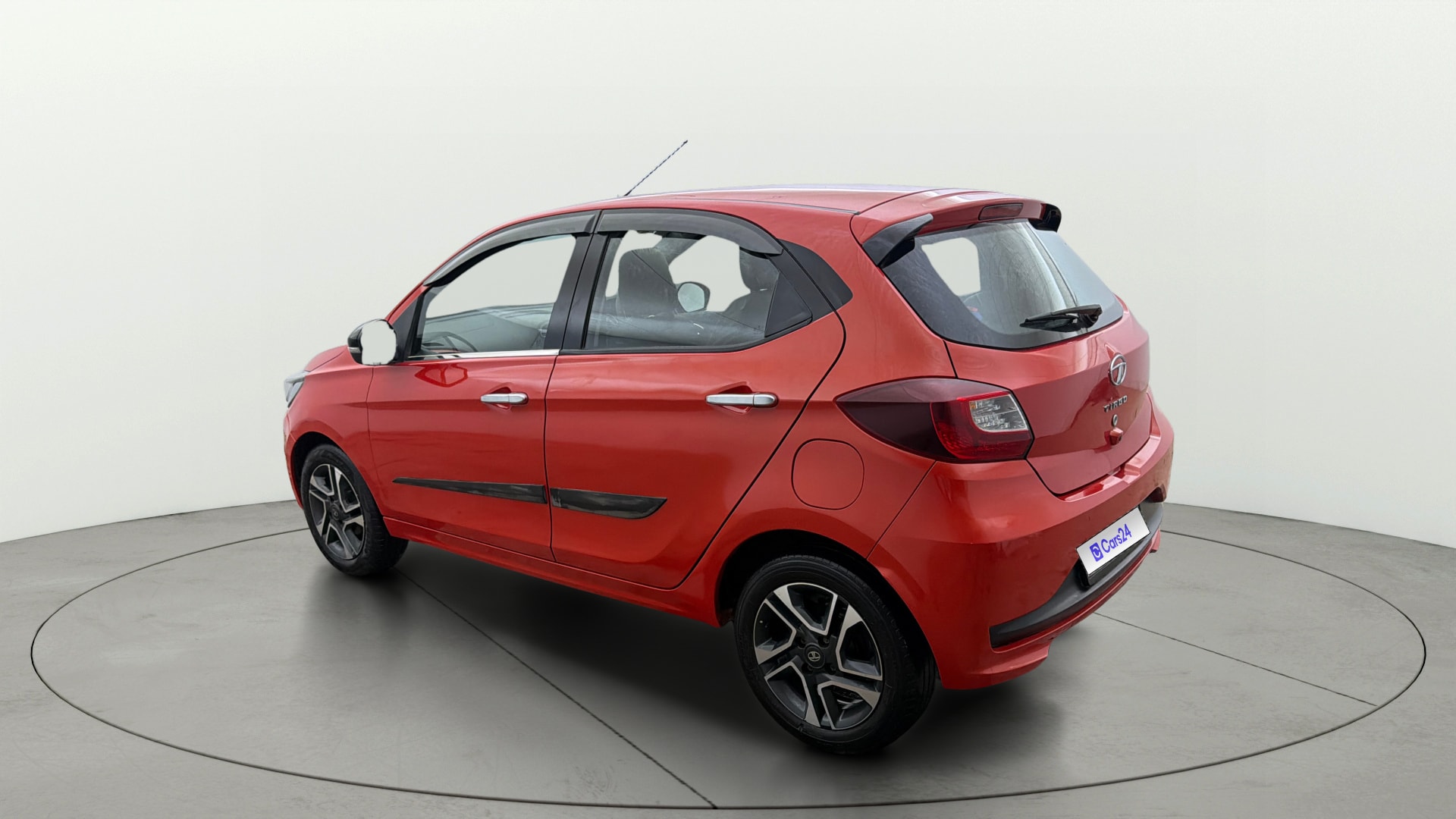 View 2020 Tata Tiago Revotorq XB Image 2 Used 2020 Tata Tiago Revotorq XB Image 2