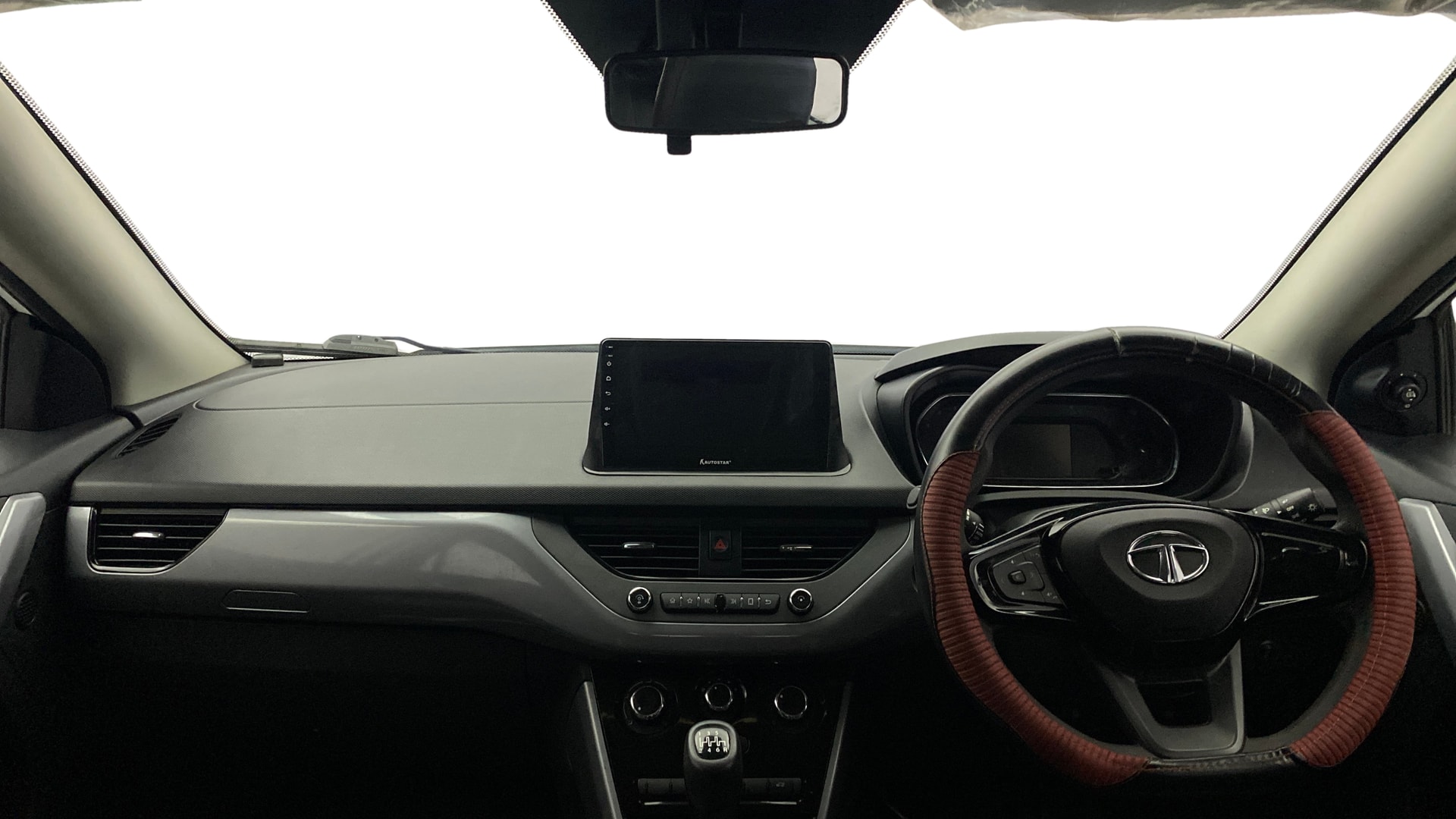 View 2022 Tata Nexon Revotron XE Image 15 Used 2022 Tata Nexon Revotron XE Image 15