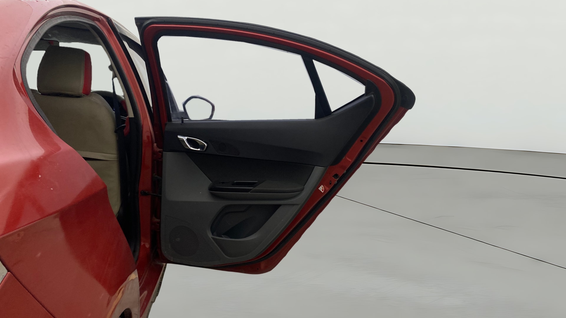 View 2019 Tata Tigor XE Diesel Image 7 Used 2019 Tata Tigor XE Diesel Image 7