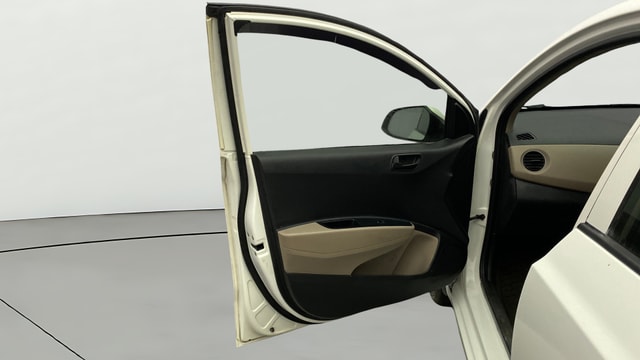 View Hyundai Grand i10 Image 30 Used Hyundai Grand i10 Image 30
