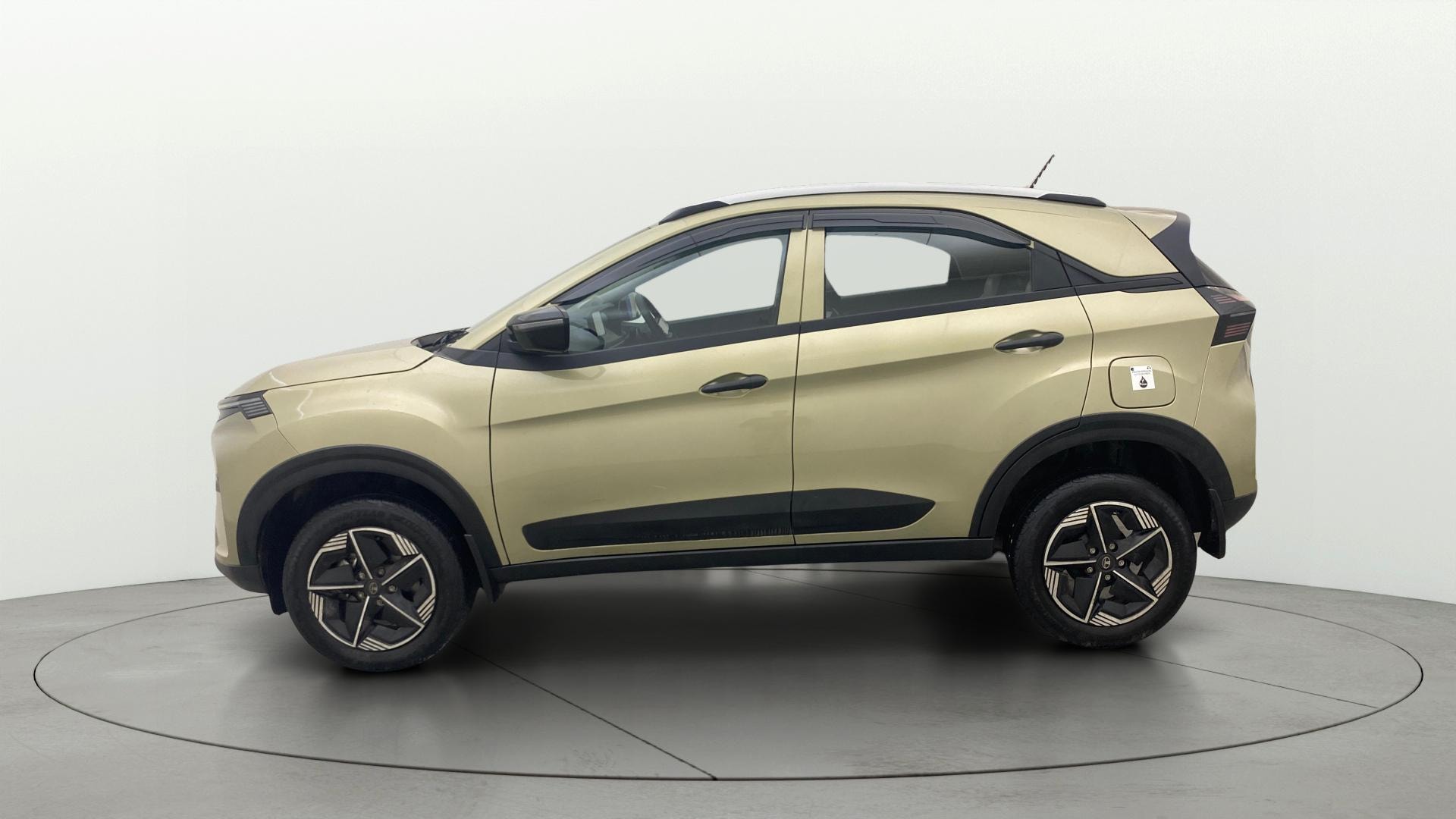 View 2025 Tata Nexon Revotron XE Image 6 Used 2025 Tata Nexon Revotron XE Image 6