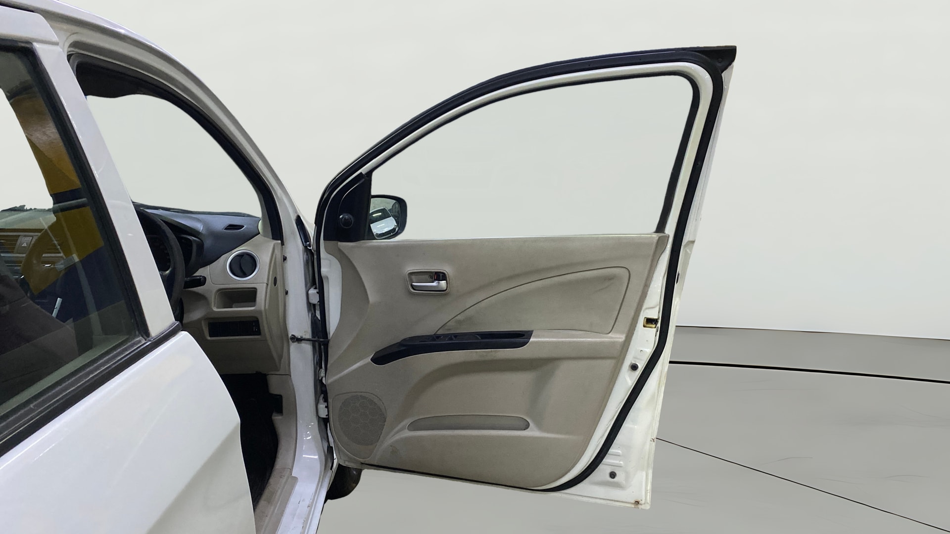 View 2019 Maruti Suzuki 1000 Base Variant Image 49 Used 2019 Maruti Suzuki 1000 Base Variant Image 49