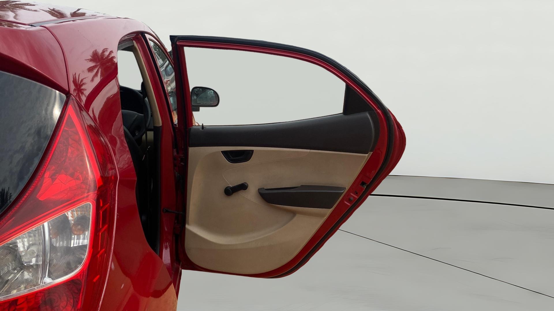 View 2015 Hyundai EON Era Plus Image 5 Used 2015 Hyundai EON Era Plus Image 5