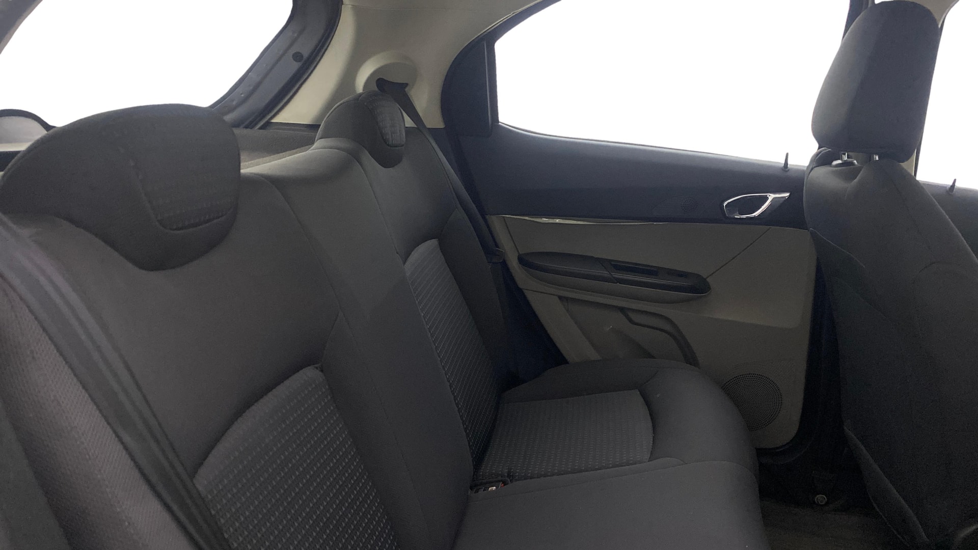 View 2018 Tata Tiago Revotorq XB Image 29 Used 2018 Tata Tiago Revotorq XB Image 29