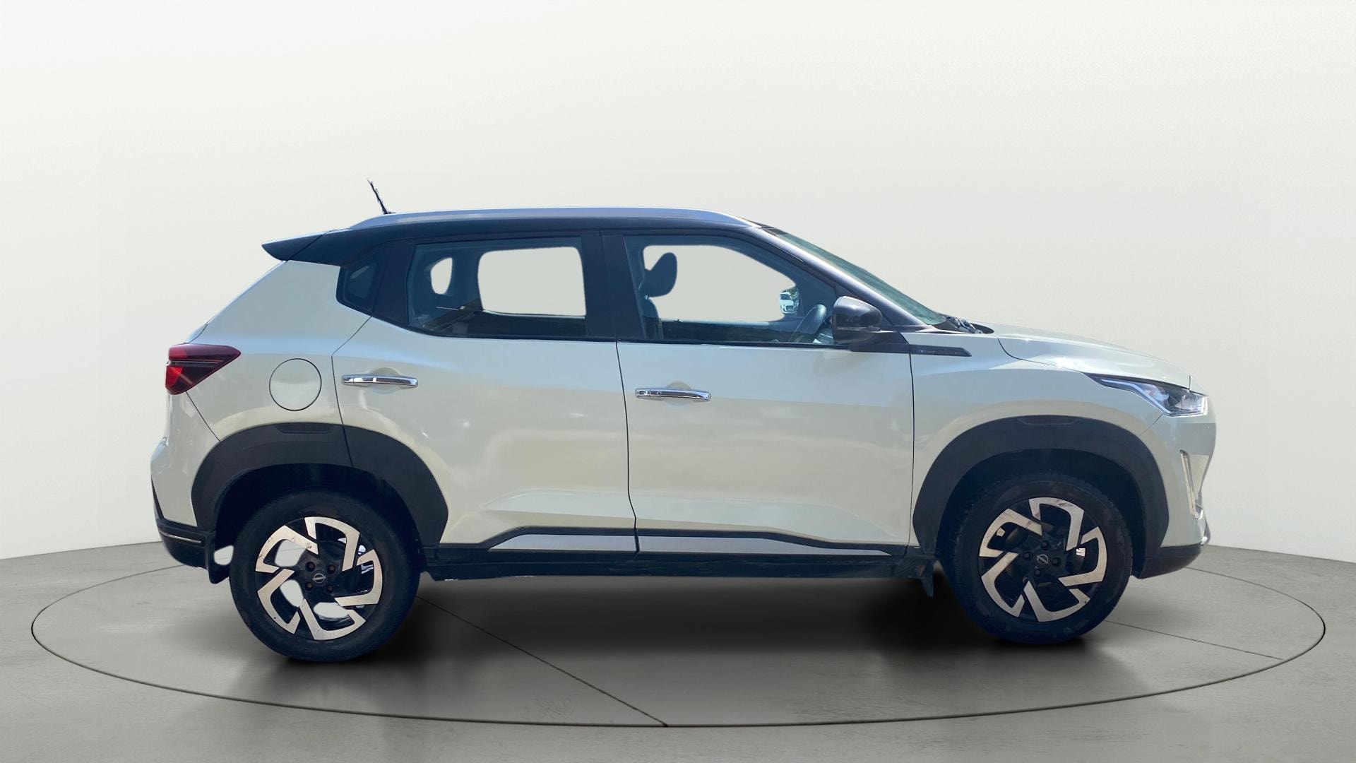 View 2021 Nissan Magnite XV Image 9 Used 2021 Nissan Magnite XV Image 9