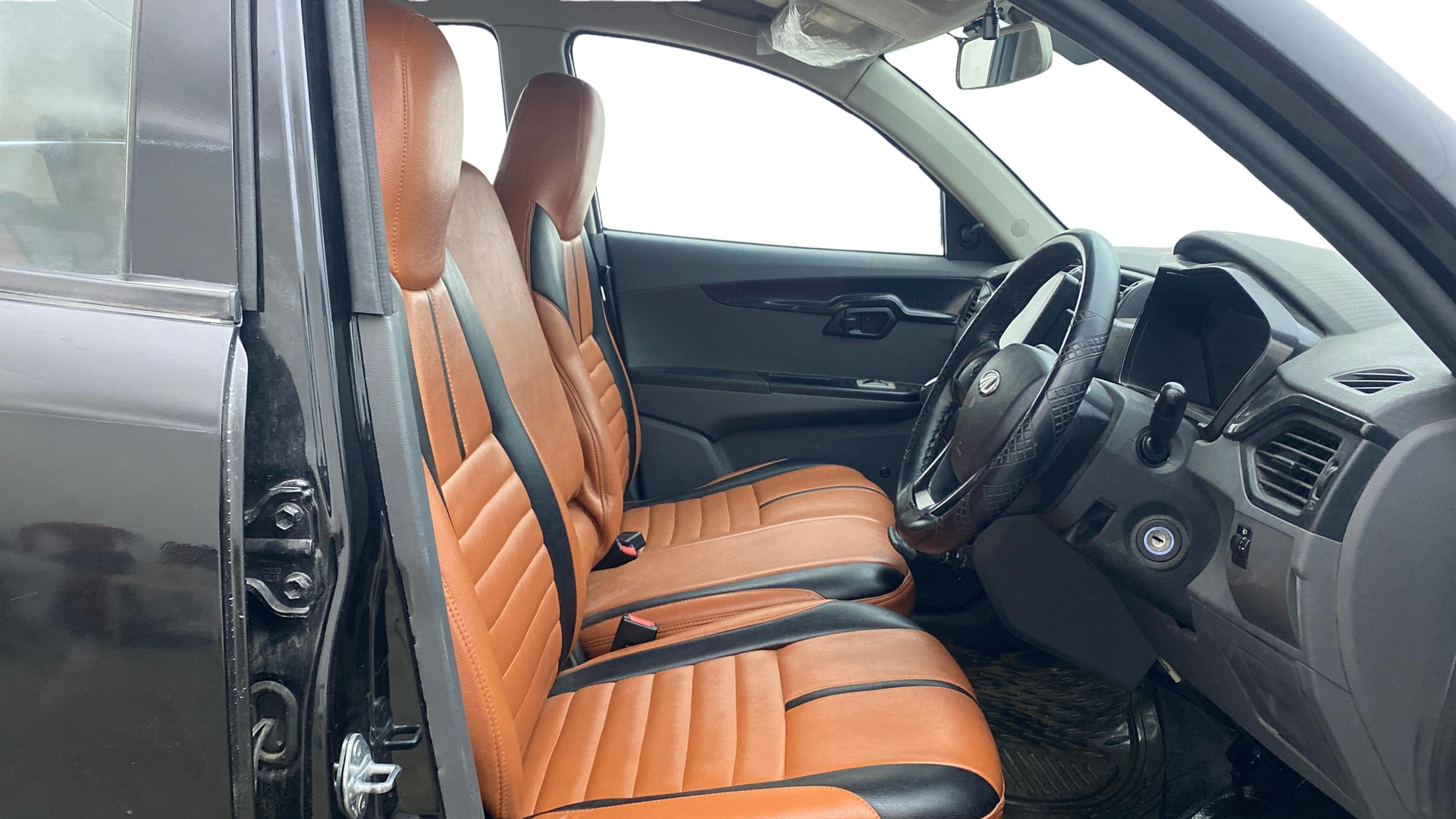 View 2019 Mahindra KUV100 K2 Petrol BS IV Image 25 Used 2019 Mahindra KUV100 K2 Petrol BS IV Image 25