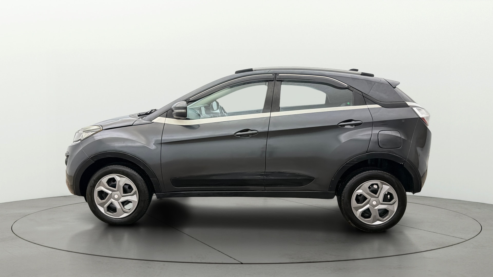View 2019 Tata Nexon Revotron XZ Image 5 Used 2019 Tata Nexon Revotron XZ Image 5