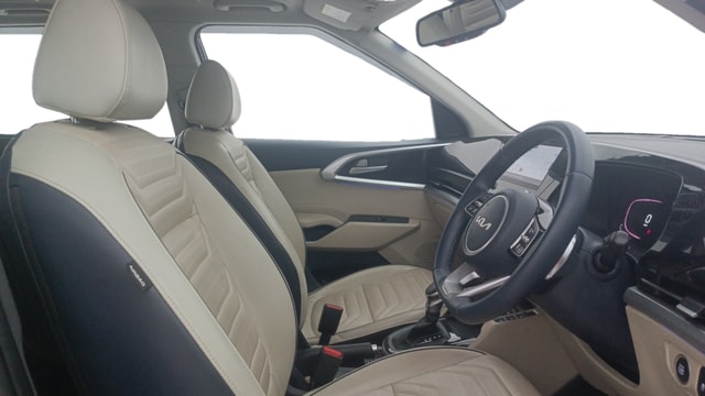 View Kia Carens Image 19 Used Kia Carens Image 19