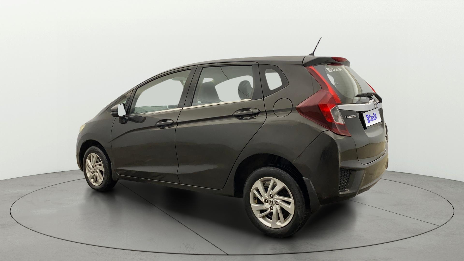 View 2016 Honda Jazz E MT Diesel Image 2 Used 2016 Honda Jazz E MT Diesel Image 2