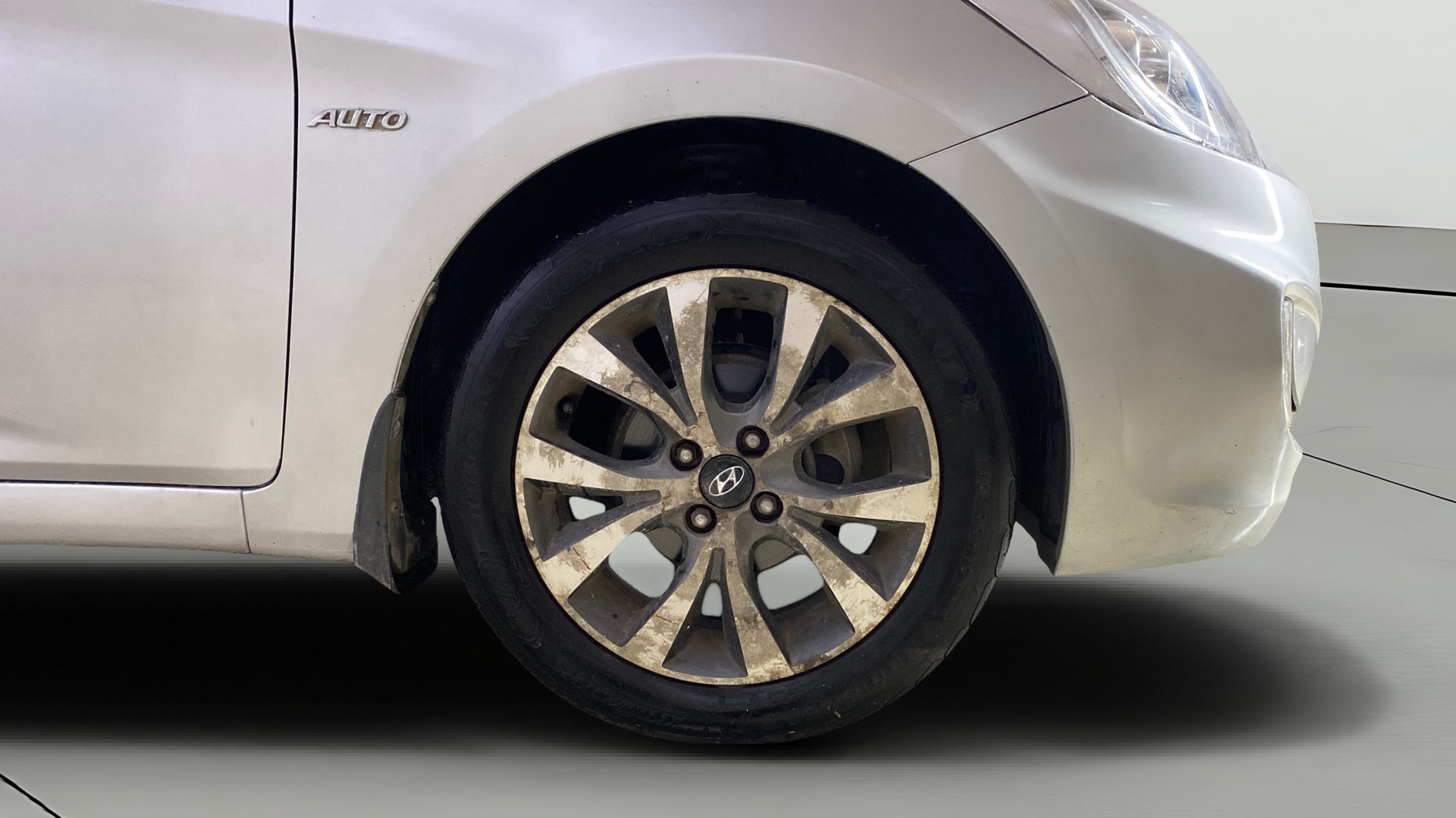 View 2013 Hyundai Fluidic Verna 1.6 VTVT SX AT Image 41 Used 2013 Hyundai Fluidic Verna 1.6 VTVT SX AT Image 41
