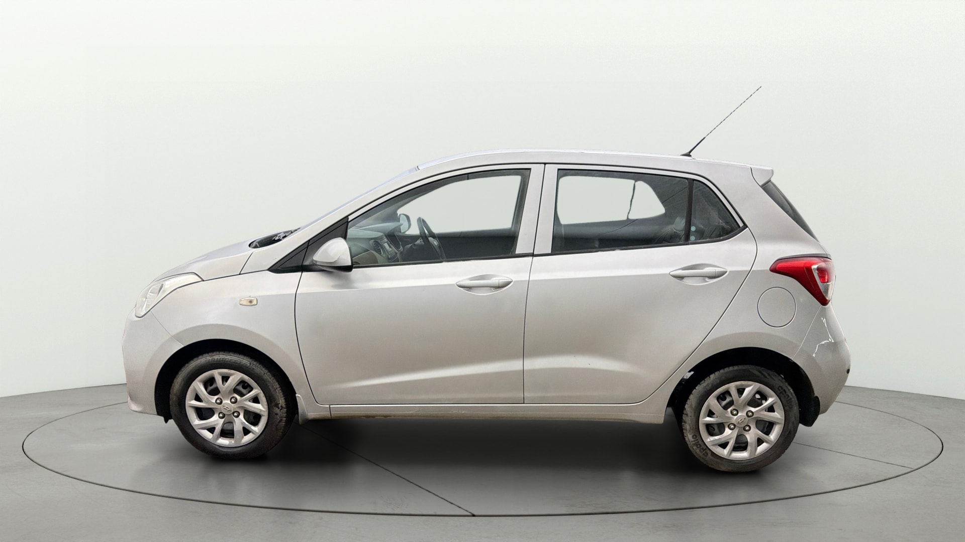 Used 2018 Hyundai Grand i10 Used 2018 Hyundai Grand i10