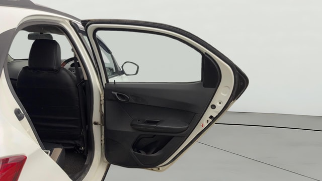View Tata Tiago NRG Image 7 Used Tata Tiago NRG Image 7