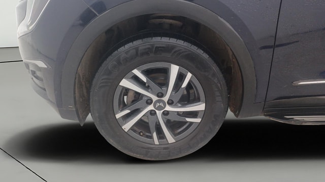 View Mahindra XUV700 Image 28 Used Mahindra XUV700 Image 28