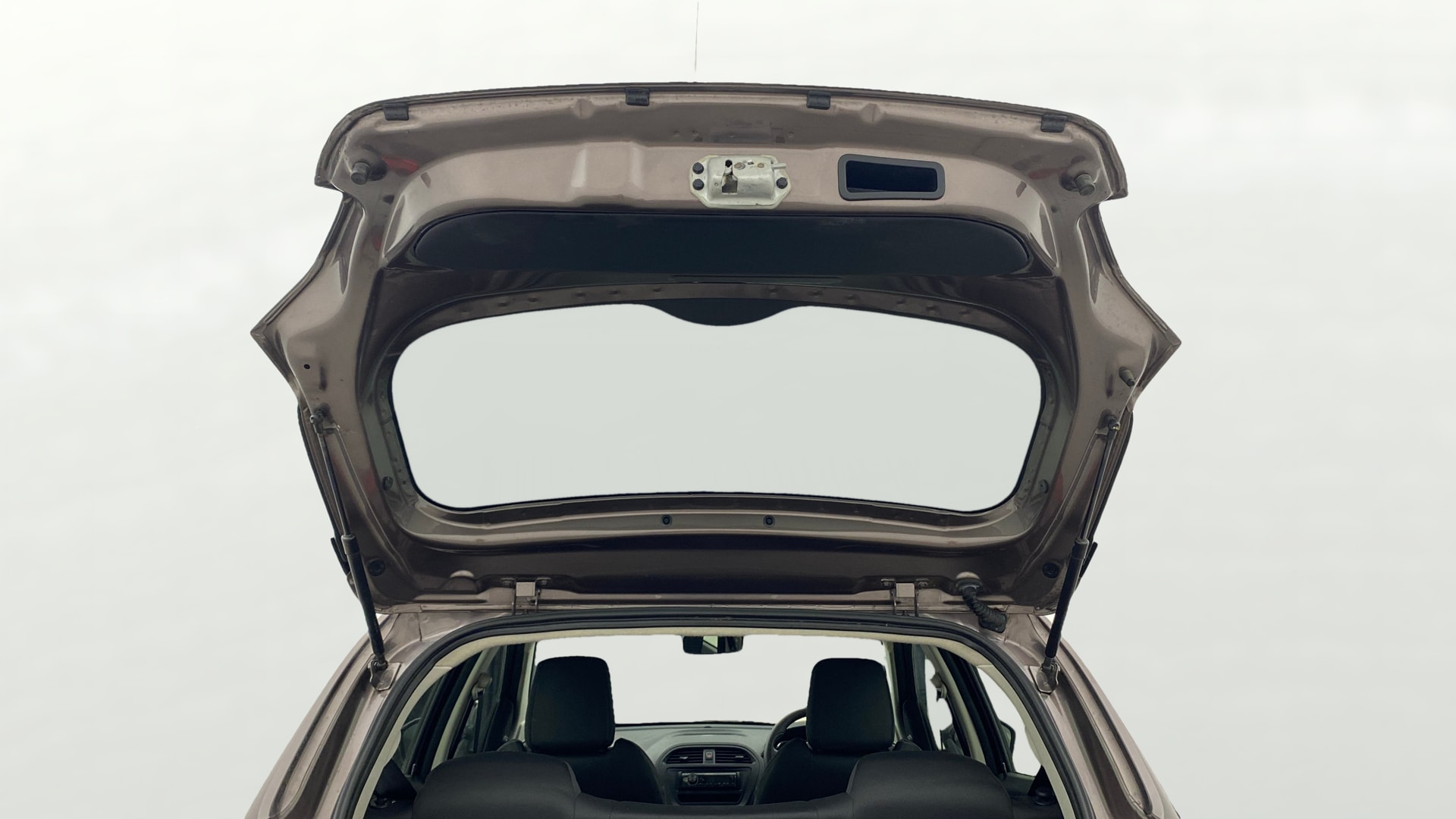 View 2019 Tata Tiago Revotorq XB Image 16 Used 2019 Tata Tiago Revotorq XB Image 16